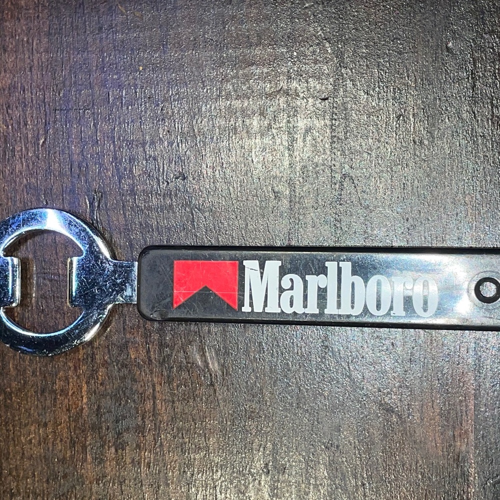 Vintage MARLBORO Cigarette Advertisement‎ Beer Bottle Opener  Collectible
